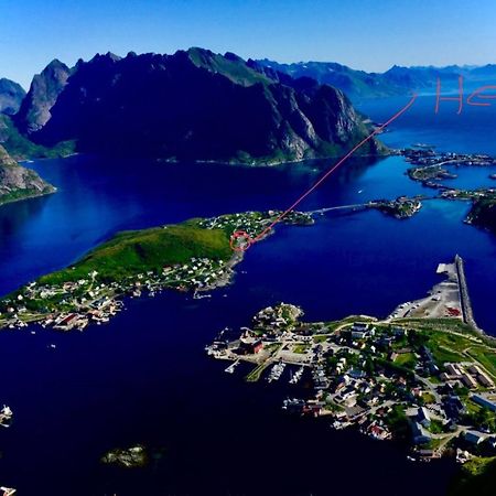 Utsiktsperle Pa Reine I Lofoten Exterior foto