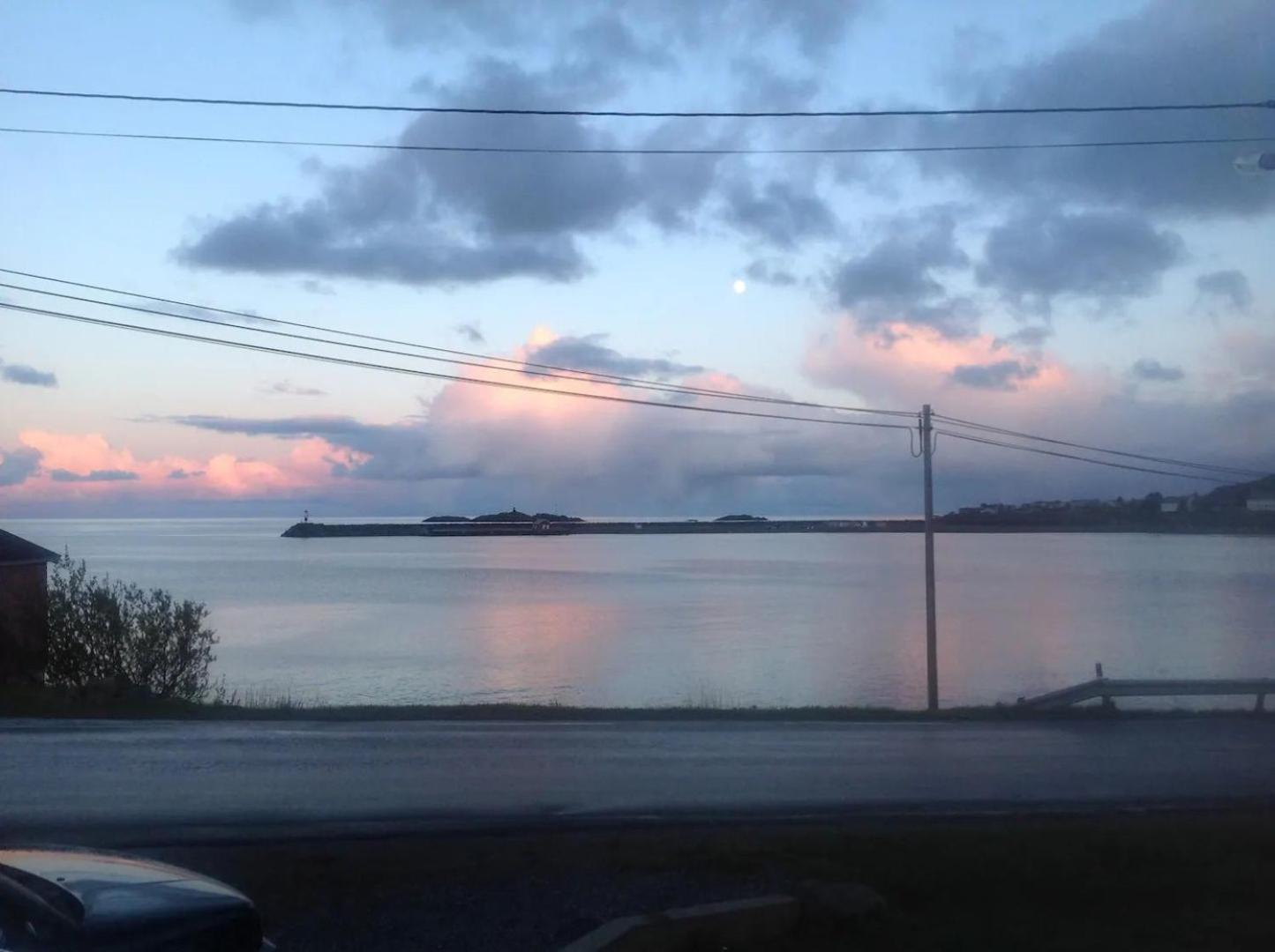 Utsiktsperle Pa Reine I Lofoten Exterior foto
