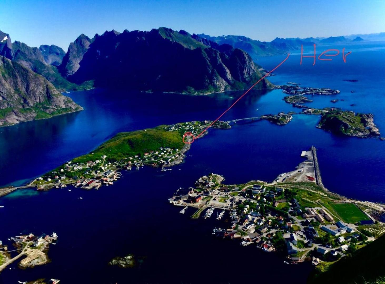 Utsiktsperle Pa Reine I Lofoten Exterior foto